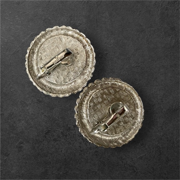 Sarah Coventry VTG Clip On Earrings Button Style Cottage Core Mom Gift - Picture 2 of 5